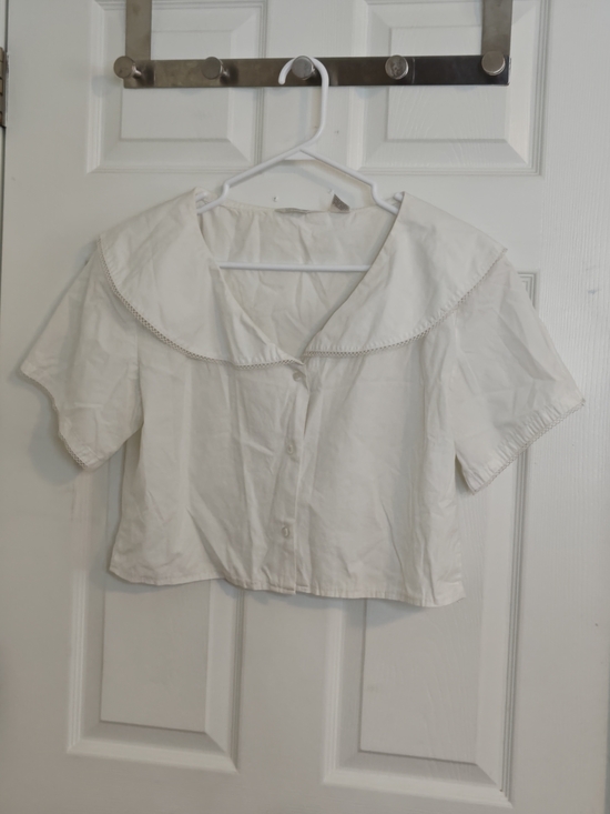 Cheryl Tiegs Tops - Vintage Cheryl Tiegs 80s Lace Trim Peter Pan/Sailor Collar Blouse Crop Top 12